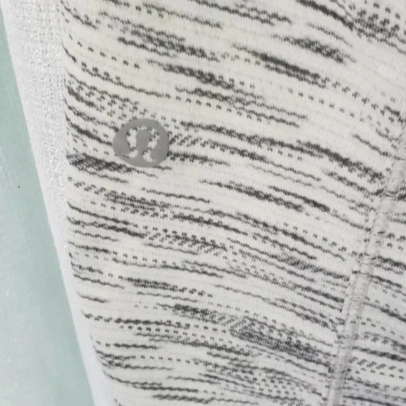 Lululemon tank top Gray Size 8 - Picture 2 of 5